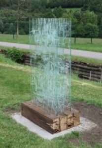 Andrea Grote, Installation Kurpark Bad Schlema, Seitenansicht, Glas, Holz, 2015