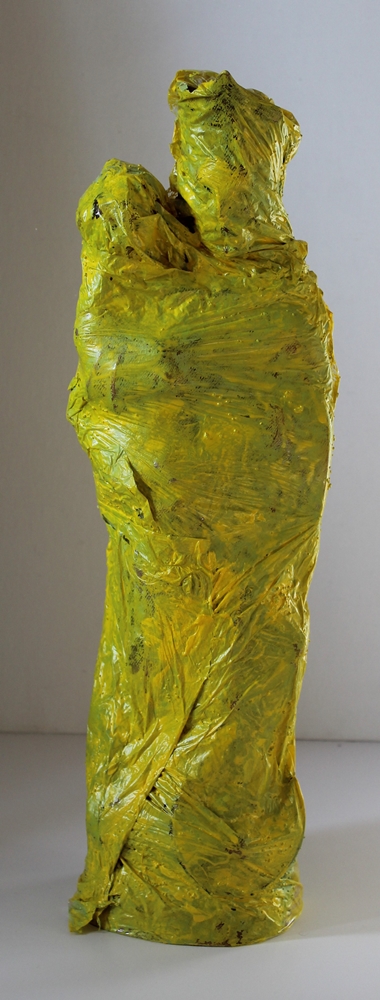 Andrea-Grote-O.T.-Maria-1-aus-der-Serie-O.T.-Maria-Holzfigur-bearbeitet-Acrylfarbe, Kleber, Plastikfolie, 2020