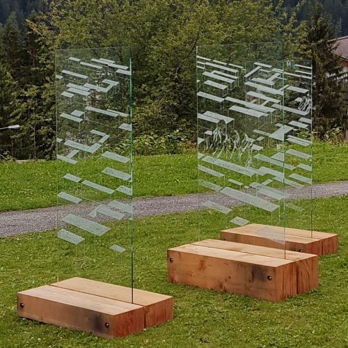 Andrea Grote, O.T (Labyrinth der Freiheit), Installation, Ahornholz, VSG-Sicherheitsglas, Davos 2017