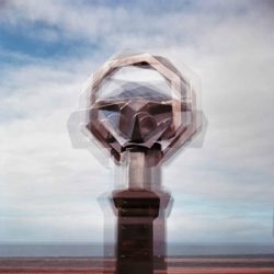 Andrea Grote; O.T. (Münzteleskop)