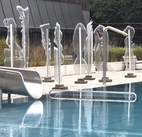 Andrea J Grote, fountain of youth, Installation am Beckenrand, Weitsicht, 2024